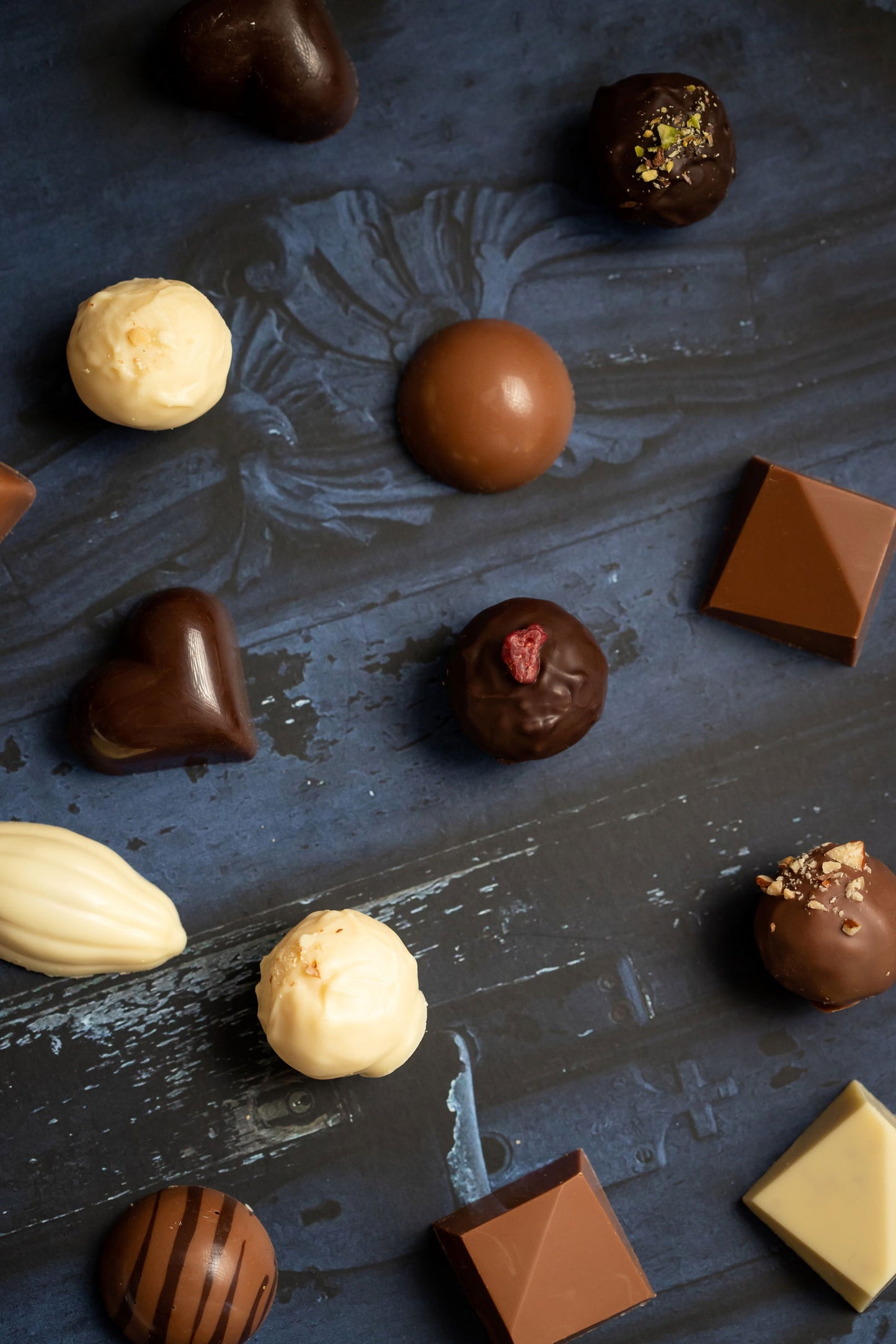 Caja Libro 25 Unidades de Bombones Surtidos - D'Cuento Chocolates - - 